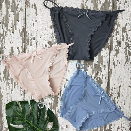 🛍️ Silk Traceless Lace Bikini Panties