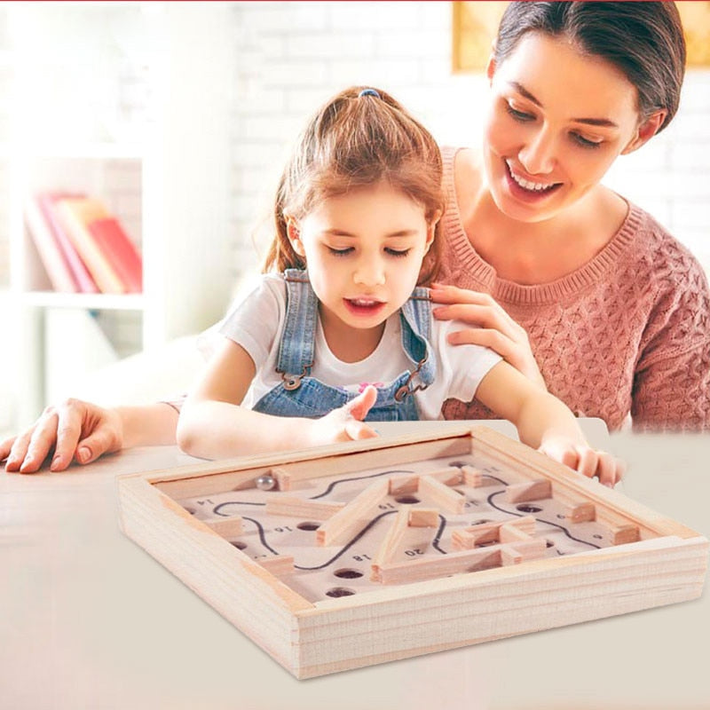 Mini Wooden Ball in Maze Game